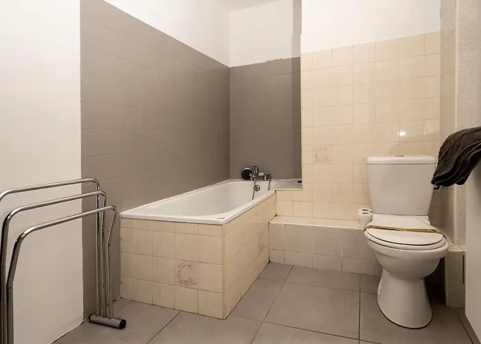 évasion-meublé De Tourisme 3 étoiles -résidence Les Logis De Béziers-garage Optionnel-cœur De Ville-plages à 16km ! Apartamento Béziers